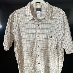 Patagonia Men’s Tan Organic Cotton Short Sleeve Button Down Shirt — Mens XL